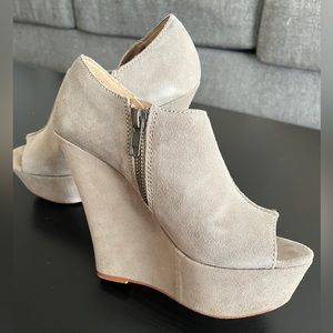 Steve Madden Nubuck Wedges